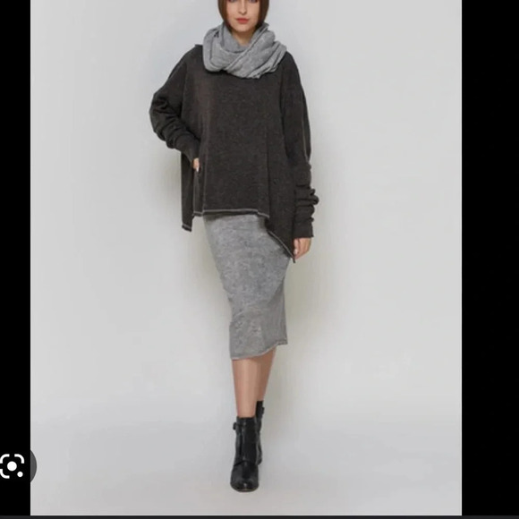 ZARA STRETCHY PENCIL SKIRT - Picture 1 of 6